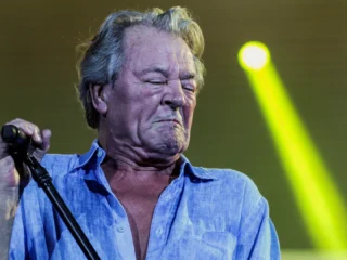 Ian Gillan, histórico vocalista de Deep Purple, fue hospitalizado de emergencia a los 81 años
