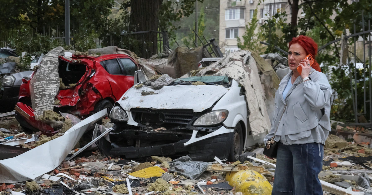 Al menos dos muertos en Kiev tras el impacto de un dron ruso contra un edificio residencial