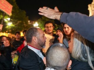 La policía portuguesa desalojó un campamento por la vivienda y arrestó a varios manifestantes en Lisboa