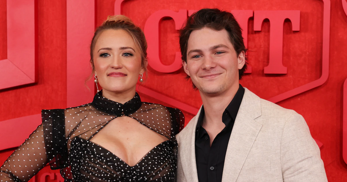 Emily Osment recordó las escenas íntimas con Montana Jordan en El joven Sheldon: “Era un niño con un peinado mullet”