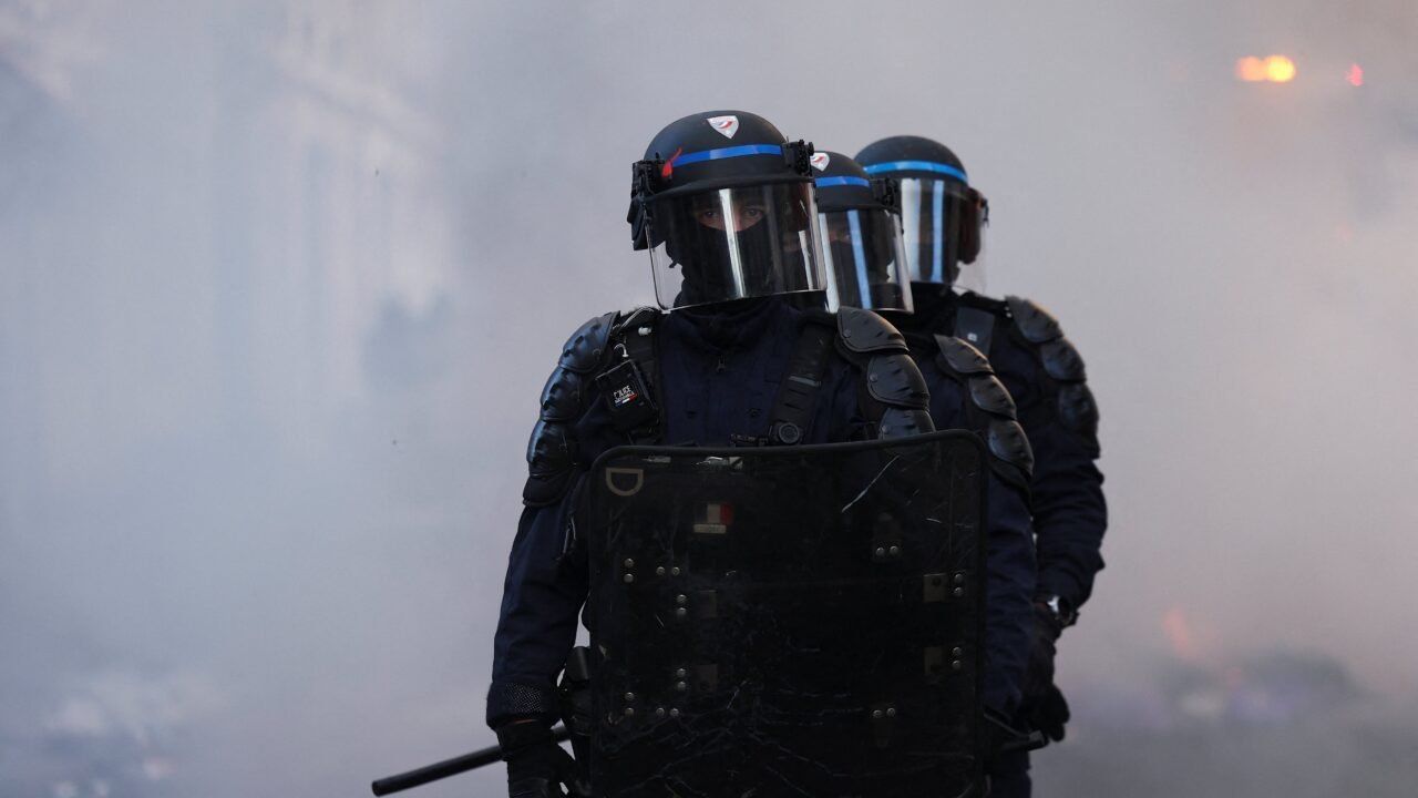 Violencia en Europa: Francia e Italia desplegarán militares tras los saqueos y los disturbios
