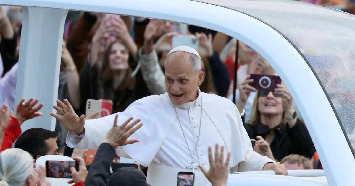 El papa León XIV retomó las audiencias y volvió a subirse al papamóvil tras su operación