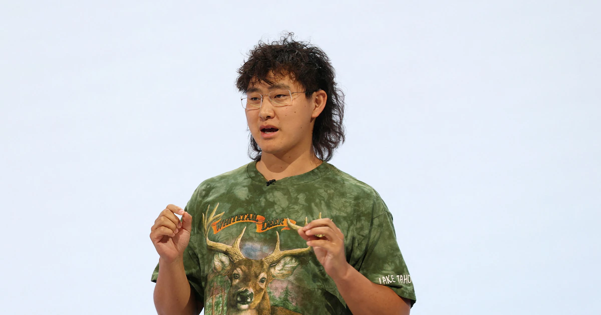 Quién es Alexandr Wang, el joven prodigio de IA en Meta considerado sucesor de Mark Zuckerberg