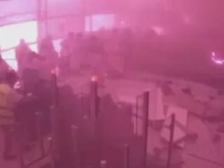 Las impactantes imágenes del ataque de los hutíes contra el aeropuerto de Riad que dejó 12 muertos y más de 300 heridos