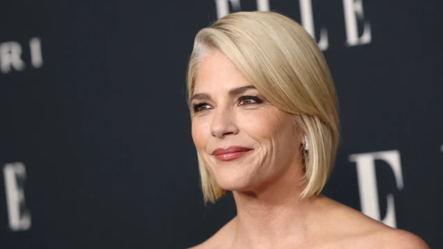 Selma Blair reaparece en redes sociales y habla sobre el altercado que protagonizó en un avión