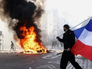 El primer ministro de Francia consideró “elevado” el nivel de amenazas para las protestas convocadas en todo el país