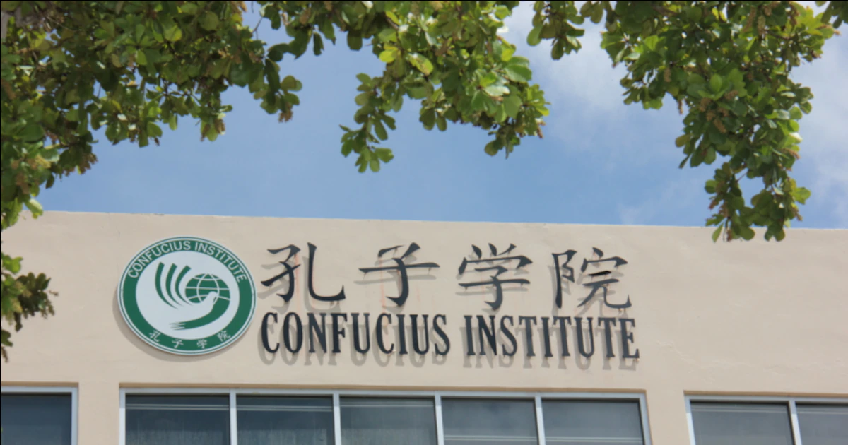 Qué son los Institutos Confucio de China y cómo el régimen los expandió a más de 100 países en la última década