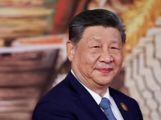 Xi Jinping quiere cobrarle más impuestos a los chinos más ricos en todo el mundo y lanzó una campaña global para recaudar