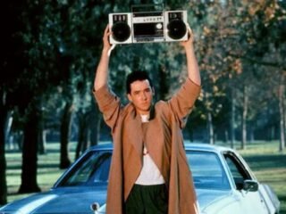 John Cusack admitió que su romántico gesto en “Say Anything” difícilmente pasaría el filtro del público actual