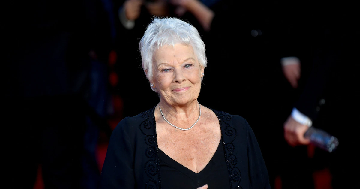 Judi Dench reflexionó sobre The Crown: “Difuminaba la línea entre la precisión histórica y el sensacionalismo”
