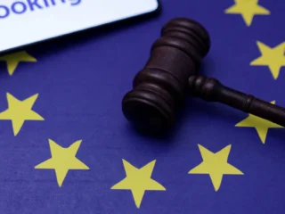 Investigan a Booking.com en la Comisión Europea por protección a los viajeros de anuncios fraudulentos y estafas