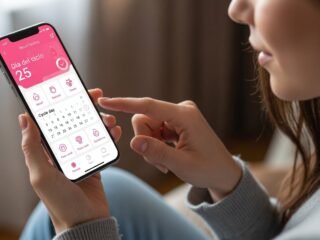 Aplicaciones de seguimiento del ciclo menstrual conllevan riesgos para la salud de usuarias, según estudio