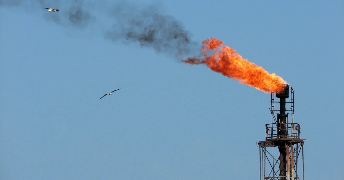 El barril de petróleo Brent superó los 116 dólares por primera vez en casi seis meses por la escalada en Medio Oriente