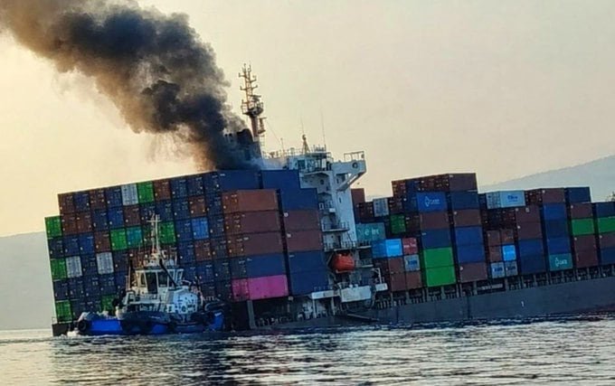 Singapur confirmó que un portacontenedores fue atacado y se hundió cerca del estrecho de Ormuz
