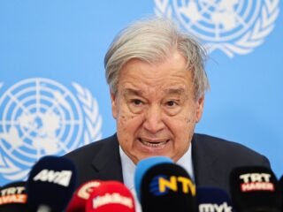 La ONU expresó su “profunda preocupación” por el ataque en un vuelo de Flydubai y destacó que se evitó una tragedia