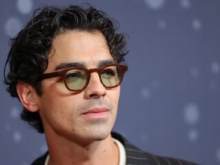 Joe Jonas reveló cuál es la rutina que usa para el cuidado de su piel: “Pensaba que estaba bien con lavarme la cara por la noche”