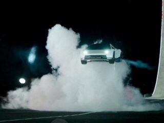 Tesla presentó el nuevo deportivo Roadster: posee un “sistema de vuelo” y acelera de 0 a 100 en menos de un segundo