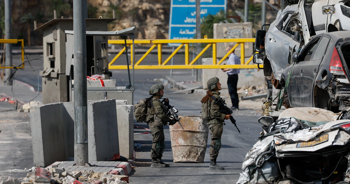 El ejército de Israel cerró los accesos a Hebrón luego del ataque terrorista que dejó dos soldados muertos