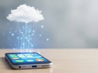 En Colombia, 7 de cada 10 personas guardan archivos de trabajo o académicos en internet y no en su PC o celular
