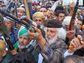 Los hutíes lanzaron un ataque contra el Palacio Presidencial de Adén, en Yemen