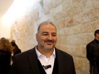 Los partidos árabes logran la mayor representación de su historia en el Parlamento de Israel y se vuelven decisivos para desbancar a Netanyahu