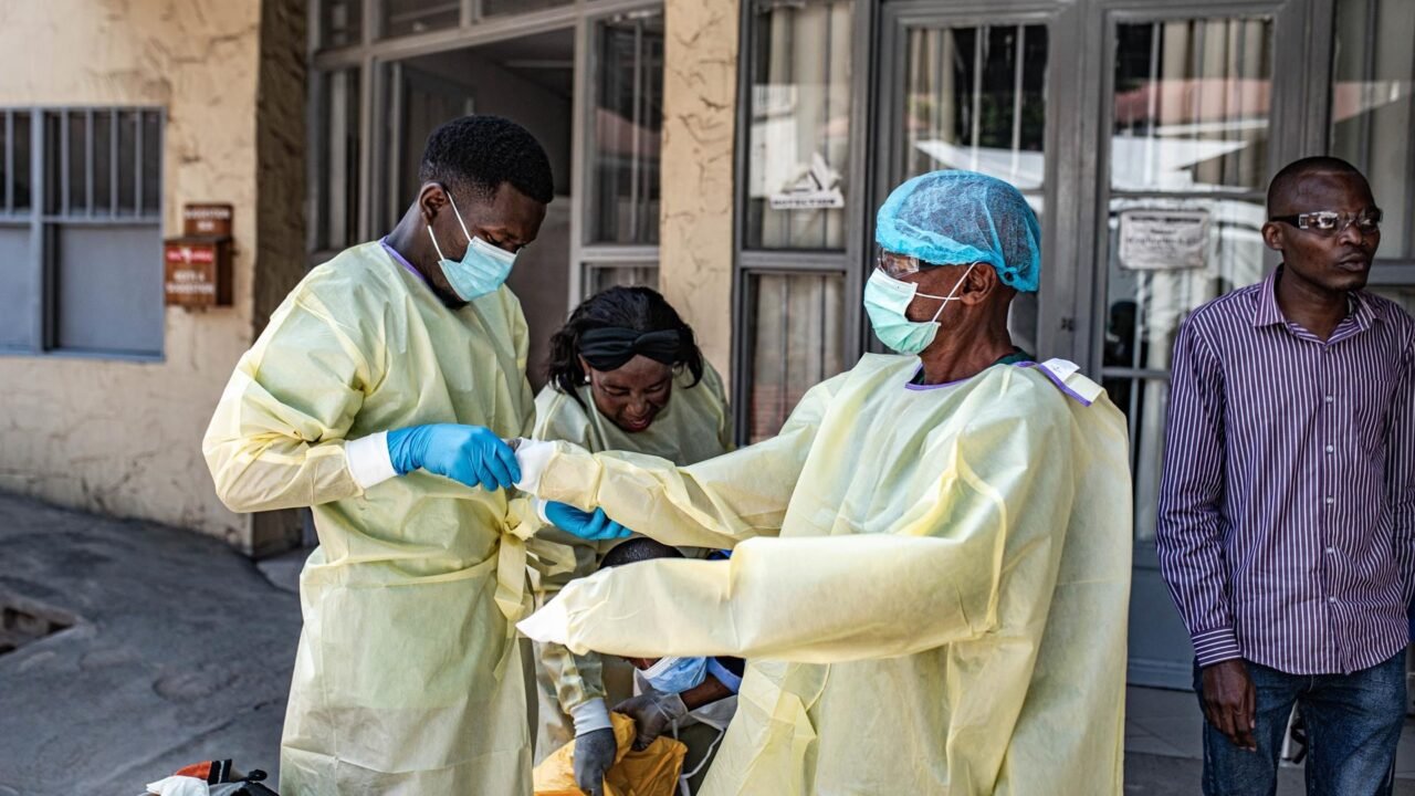Alerta por transmisión comunitaria del ébola en el Congo: ya son más de 9.000 casos y superan las 4.300 muertes