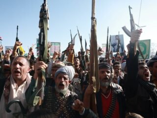 Yemen se encamina hacia otra guerra civil que podría envolver rápidamente a toda la región