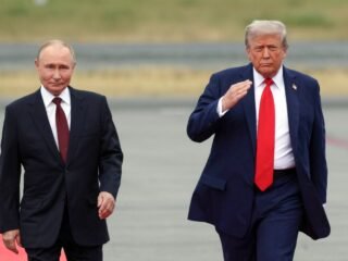 Donald Trump aseguró que Putin “quisiera ver un acuerdo” sobre la guerra en Ucrania y acusó a Zelensky de impedirlo