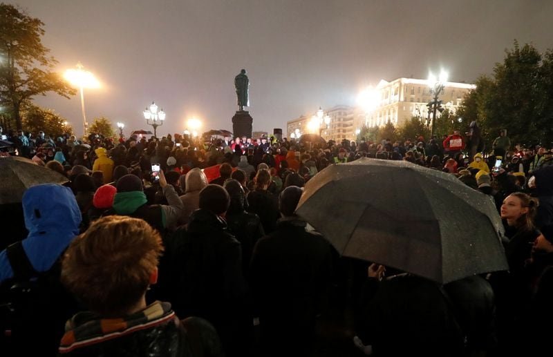 Un centenar de rusos protestaron en Siberia contra los resultados de las elecciones legislativas y denunciaron “fraude”