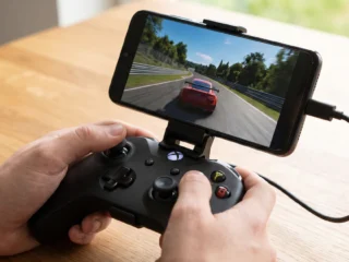 10 dispositivos y accesorios que puedes conectar en el puerto USB del celular, más allá del cargador