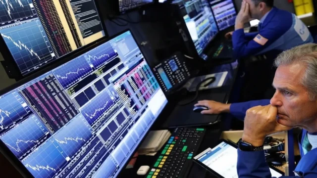 El riesgo país sube, se consolida arriba de los 700 puntos y crece la incertidumbre por la economía argentina