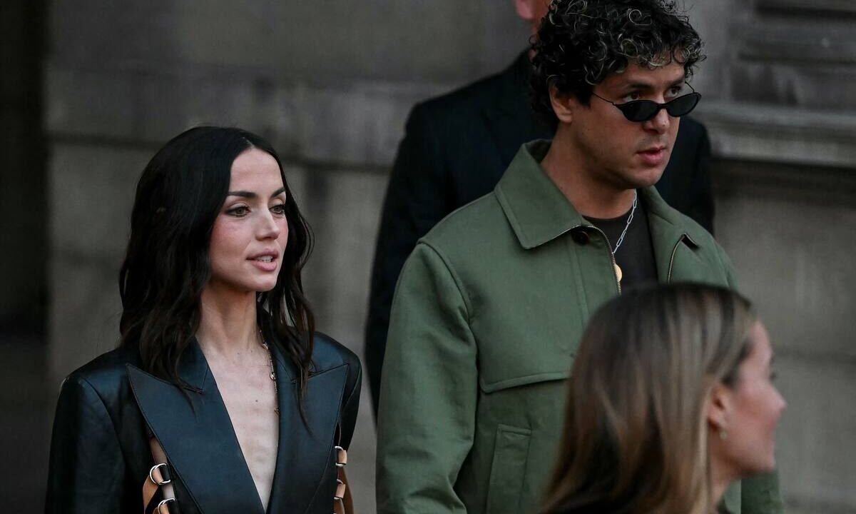 Ana de Armas y el cantante venezolano Beto Montenegro confirmaron su romance en un exclusivo desfile