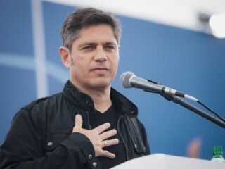 Axel Kicillof encabeza en La Matanza un acto por el Día de la Lealtad