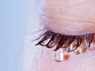 Los diseños secretos de las lágrimas: una gota deja un sedimento con un patrón único