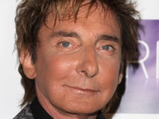 Los motivos de salud que llevaron a Barry Manilow a tener que seguir cancelando shows