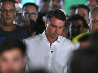 Cómo reaccionó Brasil a la polémica salida de Flávio Bolsonaro y qué escenarios se abren para la derecha