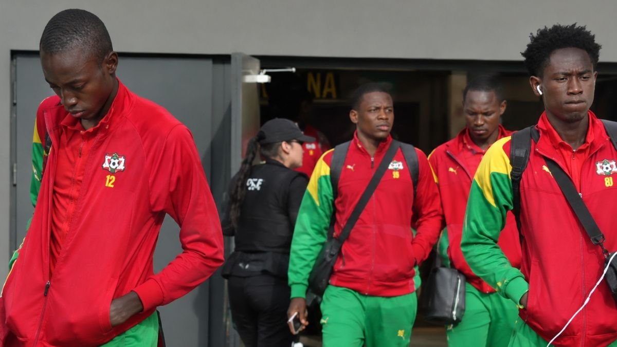 Tras las demoras, Burkina Faso llegó al país para enfrentar a la Selección argentina