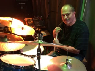 Murió Carlos Riganti, el baterista del grupo Alas: la despedida de Pedro Aznar y de Lito Vitale