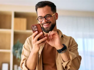 Cómo saber si una aplicación te está escuchando y cómo bloquearla