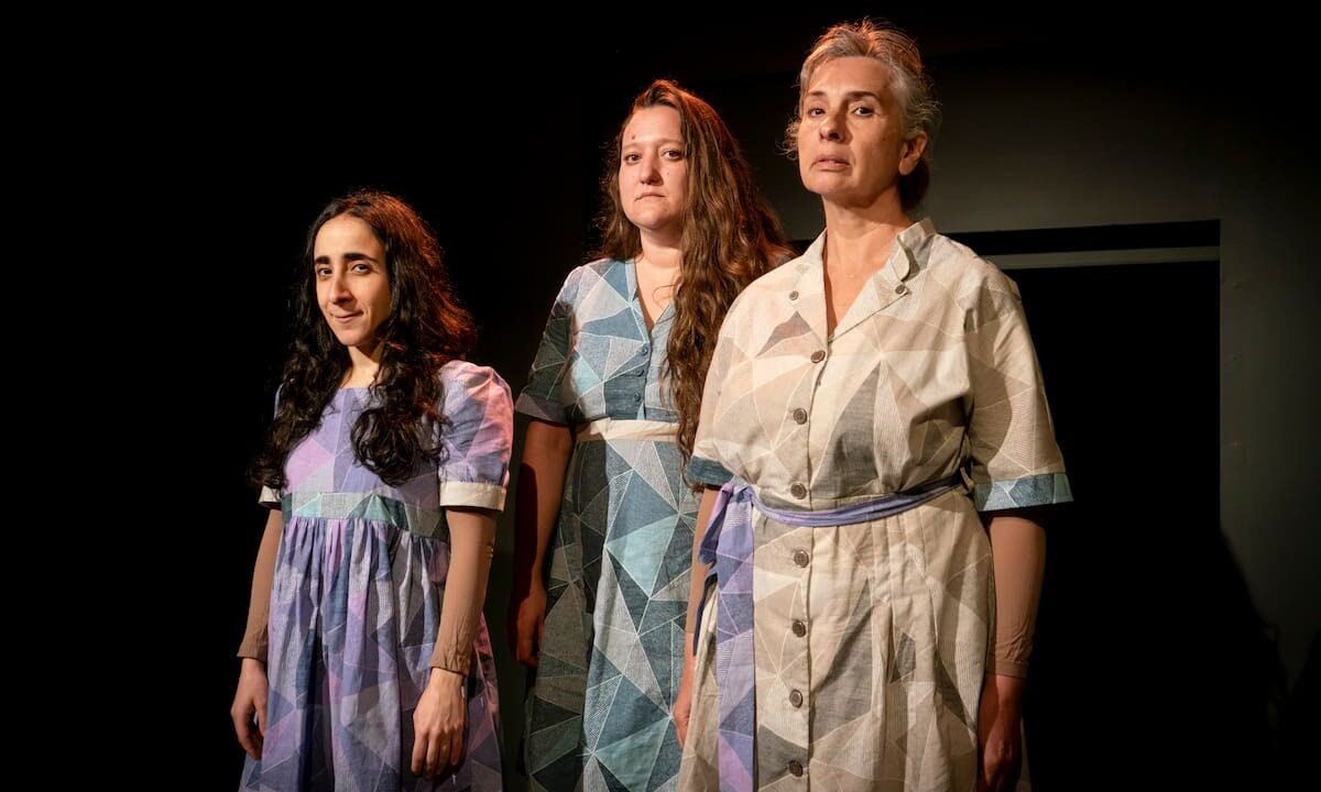 Coro: un viaje poético en el que la mirada define
