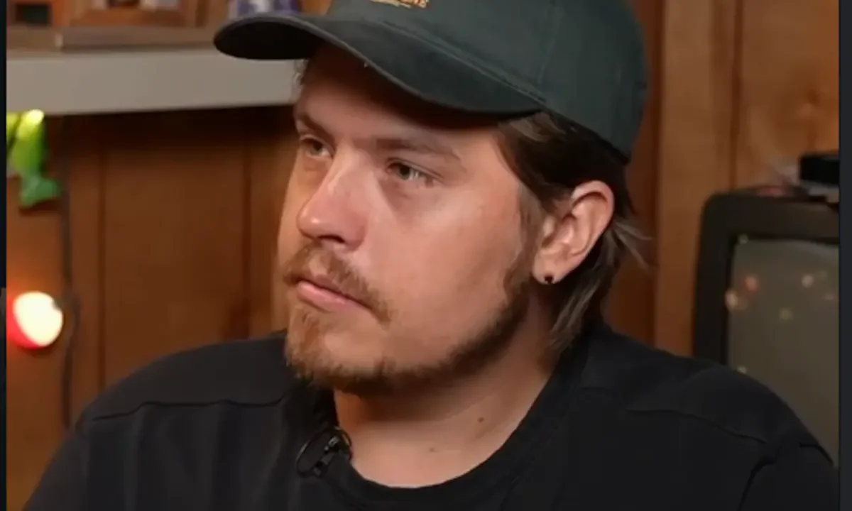 Dylan Sprouse, el actor de Zack y Cody: Gemelos en Acción, reveló que con su hermano Cole son “hijos del incesto”
