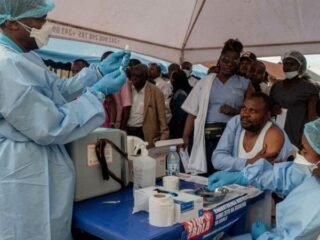 La OMS pide “vigilancia” ante la propagación del ébola en África