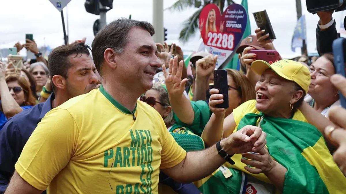 La Justicia ya investiga cómo ingresó Flávio Bolsonaro a la Argentina