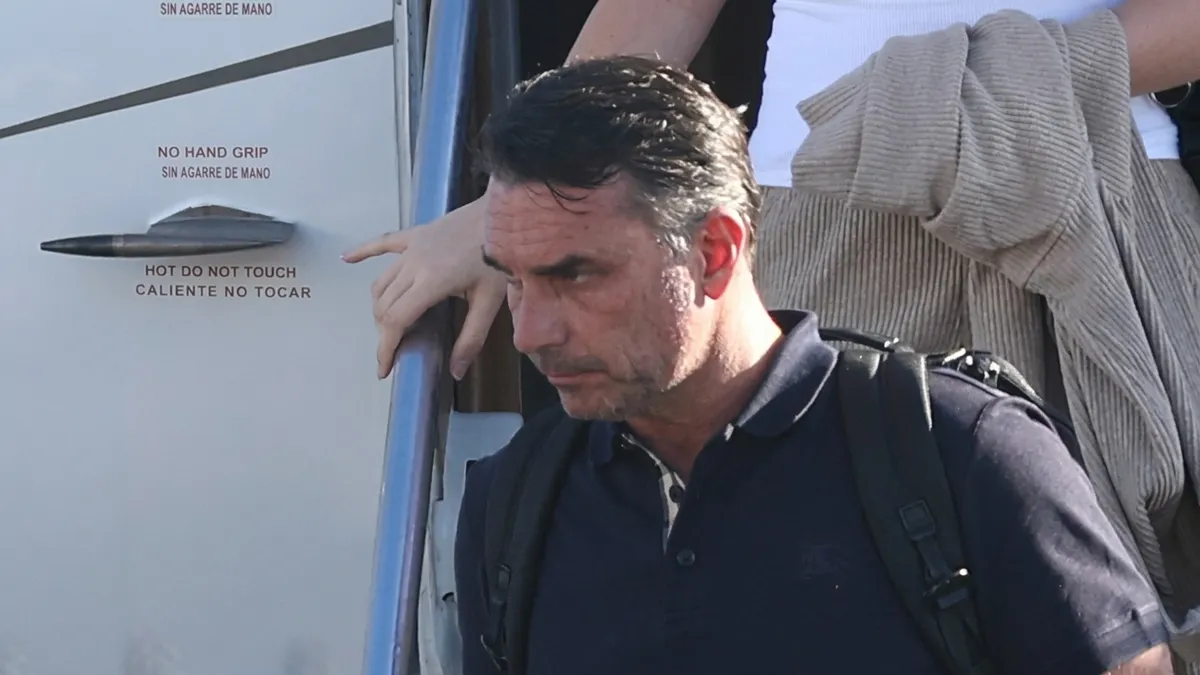 Flávio Bolsonaro desconoció el triunfo de Lula y se autoproclamó “verdadero presidente electo de Brasil”