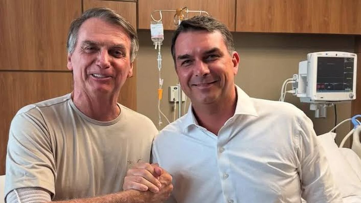 La Justicia autorizó a Flávio Bolsonaro a volver a visitar a su padre a días del balotaje en Brasil