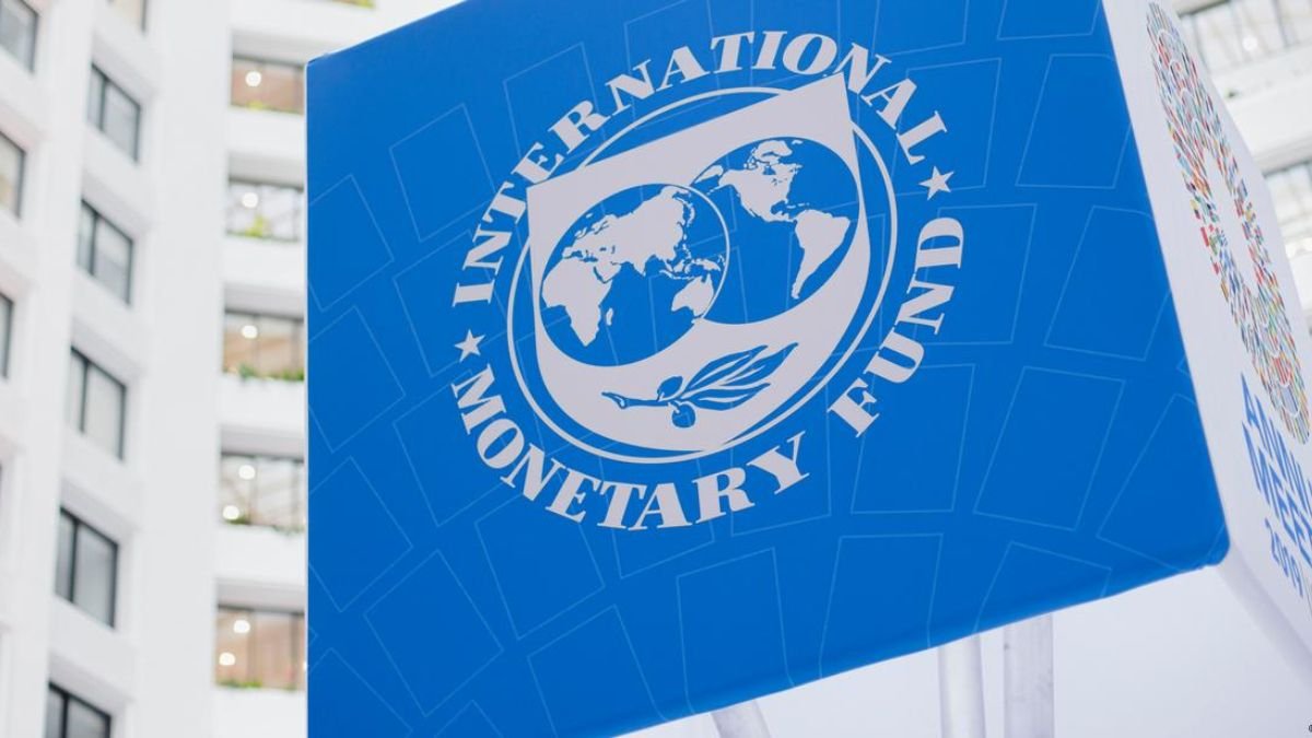 El FMI prevé que la actividad económica de Argentina se recupere para 2027
