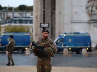 Comienzan nuevas protestas en París y otras ciudades en medio de una ola de descontento que se extiende por Europa
