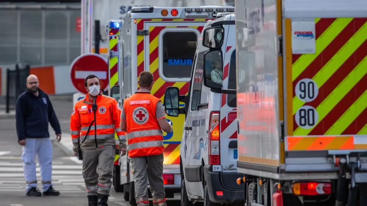 Un muerto y cuatro heridos en un tiroteo cerca de París: investigan un ataque terrorista