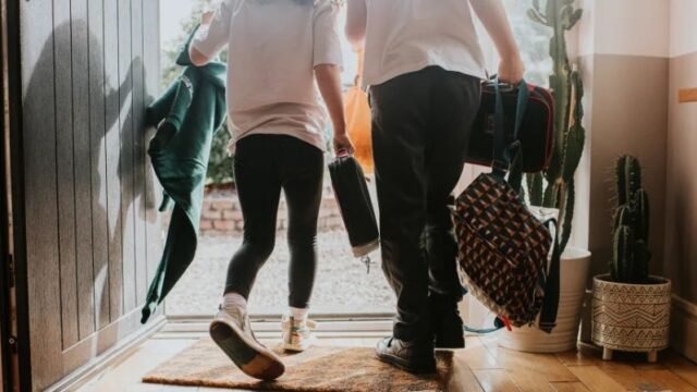 Por qué el horario de verano permanente podría convertir las mañanas escolares en un peligro mortal para los niños
