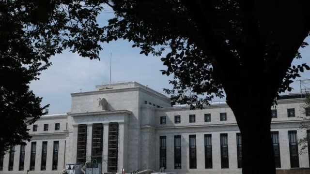 La Fed dice que ignora la política, pero sus decisiones sobre las tasas cuentan una historia más compleja